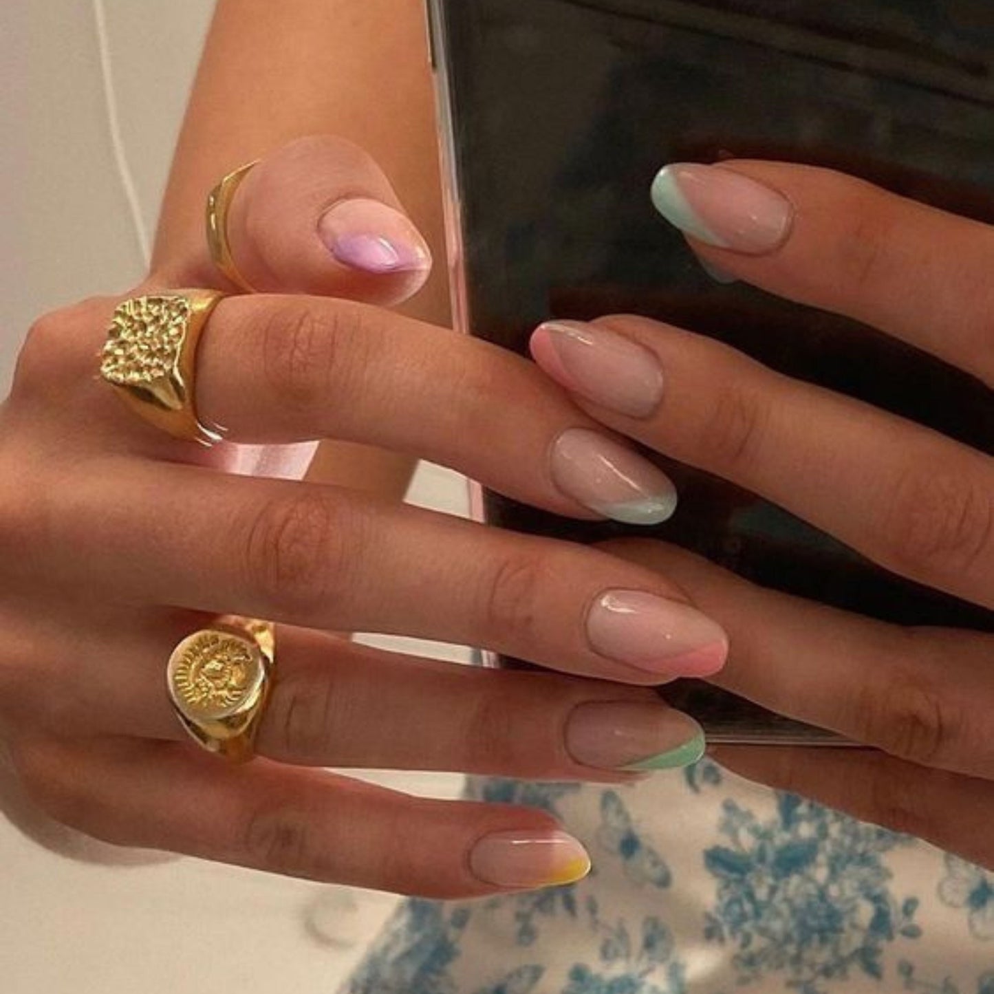 PASTEL ANGLED FRENCH