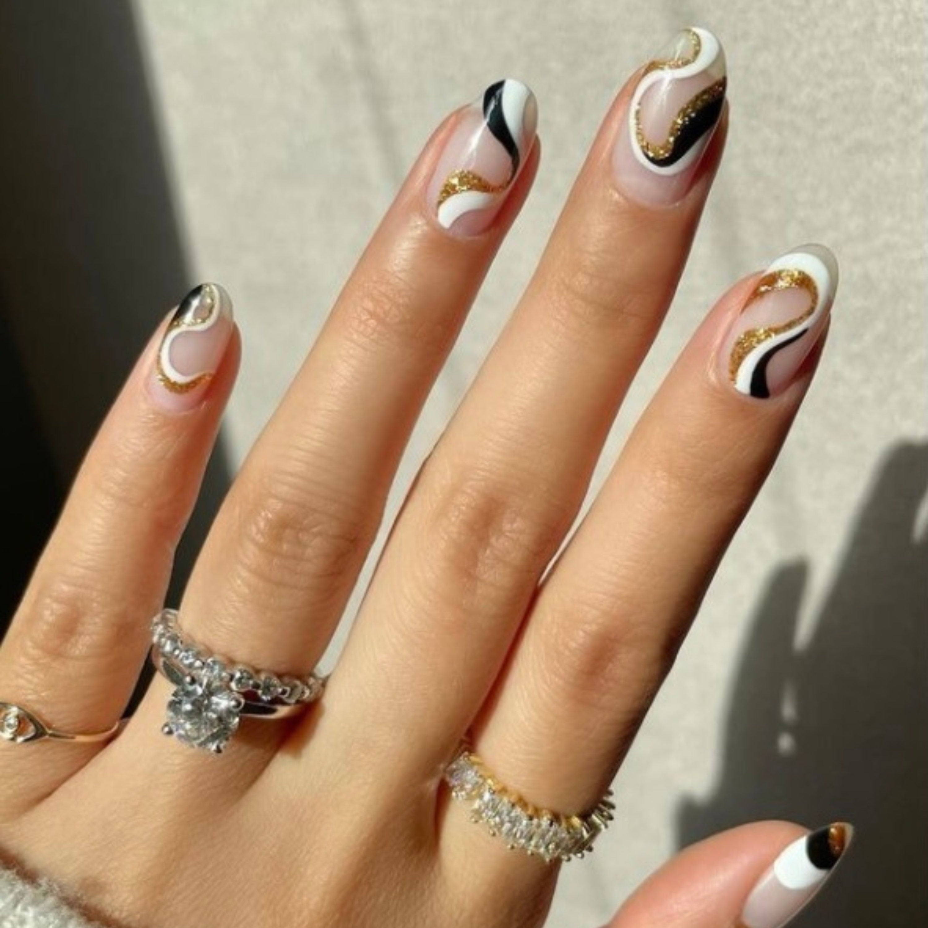 Trendy Swirl Press on Nails, Gold Nails, Black and White, Gel Nails, Swirly  Nails -  Finland